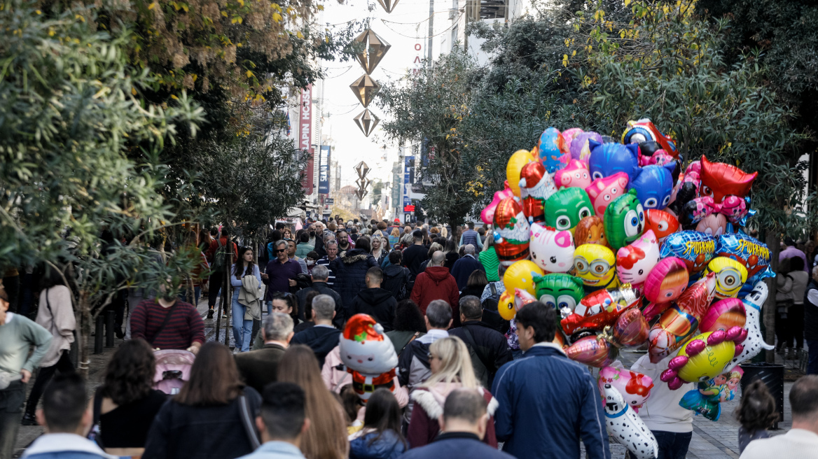 Εμπορικά καταστήματα: Κλειστά σήμερα – Πότε ξεκινάνε οι χειμερινές εκπτώσεις