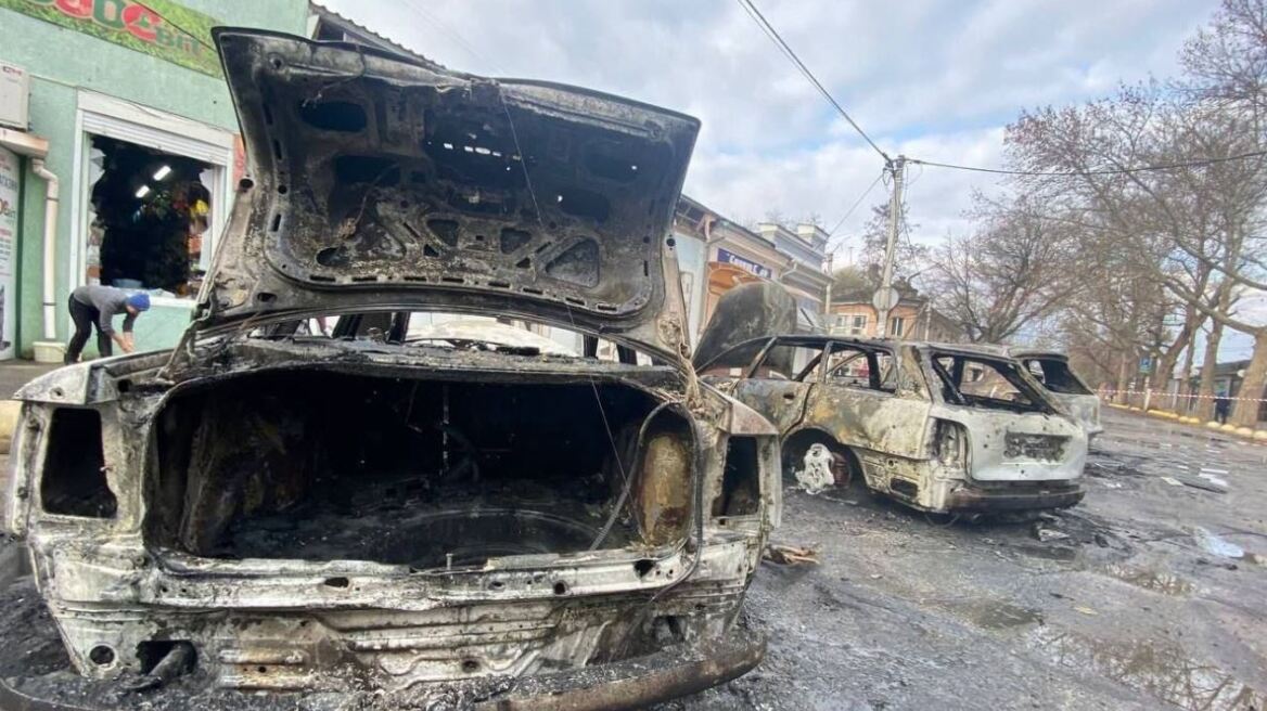 Πόλεμος στην Ουκρανία: Τουλάχιστον 8 νεκροί και 58 τραυματίες από ρωσικό βομβαρδισμό στη Χερσώνα