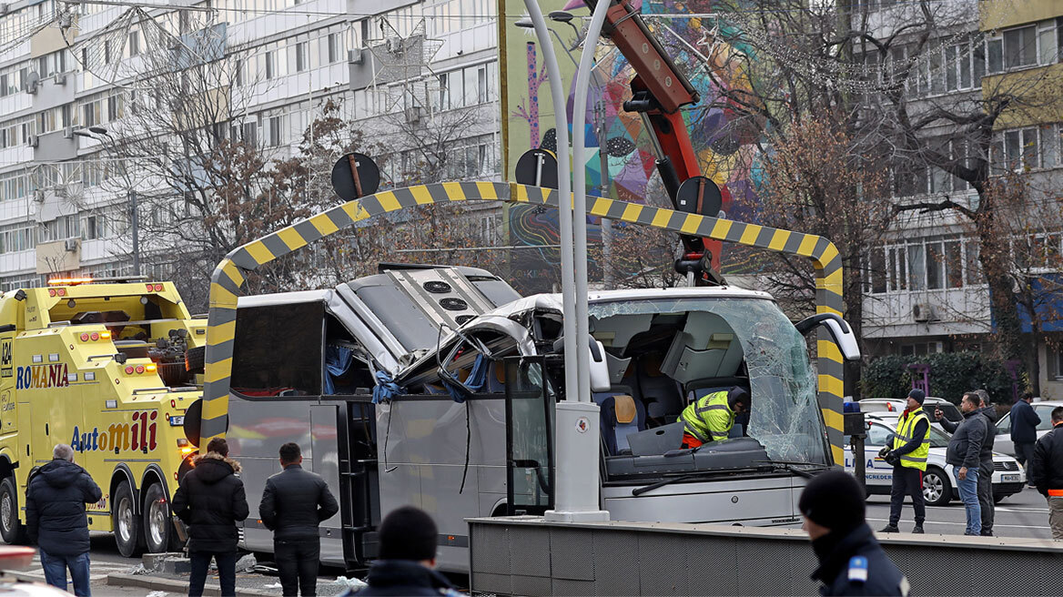 Ρουμανία: Εκτός ΜΕΘ η 30χρονη, ξέφυγαν από τον κίνδυνο οι 16 τραυματίες από το δυστύχημα στο Βουκουρέστι