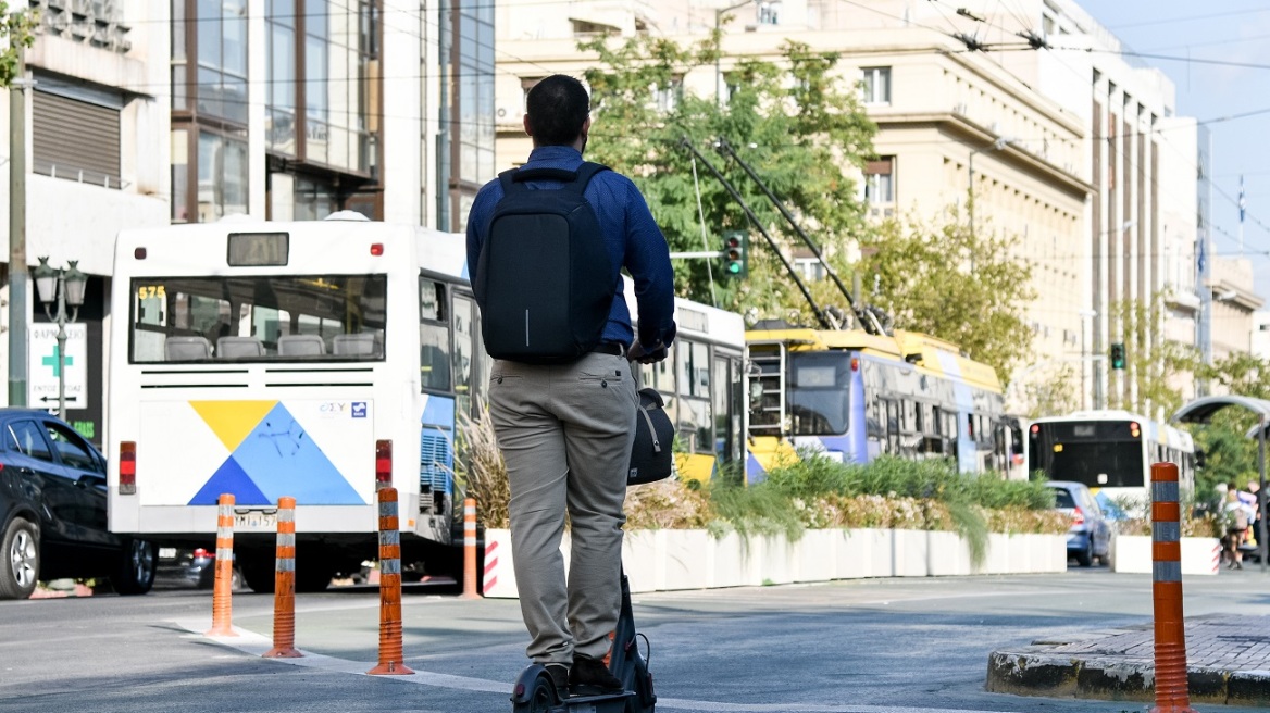 Συμμορία έκλεβε ηλεκτρονικά πατίνια στα νότια προάστια - Τρεις συλλήψεις