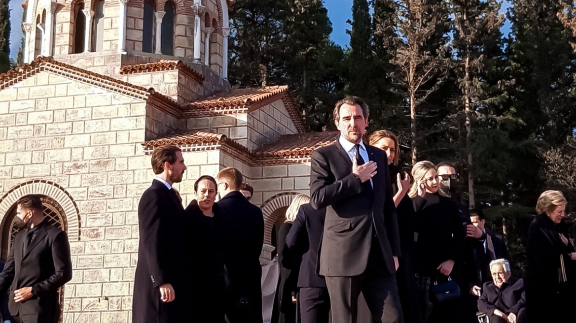 Τέως βασιλιάς Κωνσταντίνος: Όλα όσα έγιναν στην κηδεία όπως τα μετέδωσε λεπτό προς λεπτό το protothema.gr