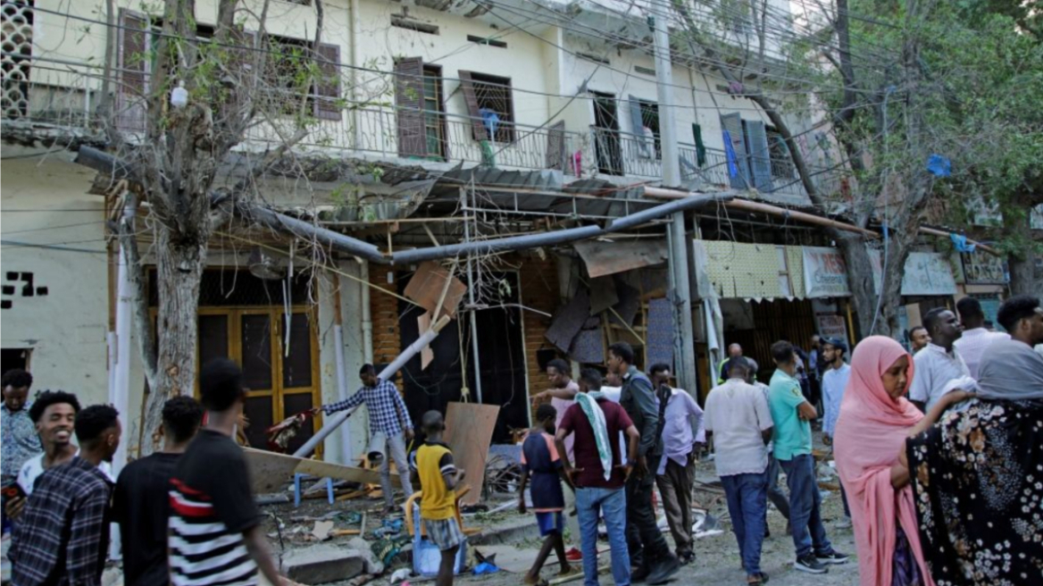 Σομαλία: Τουλάχιστον 6 νεκροί σε επίθεση στο γραφείο του δημάρχου της Μογκαντίσου