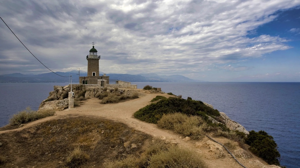 Λουτράκι, λιμνοθάλασσα Βουλιαγμένης, Γεράνεια: Προορισμοί στην Κορινθία για όλες τις εποχές