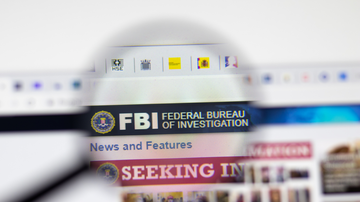 Ρωσία: Μπλοκάρει τις σελίδες της CIA και του FBI για διασπορά fake news