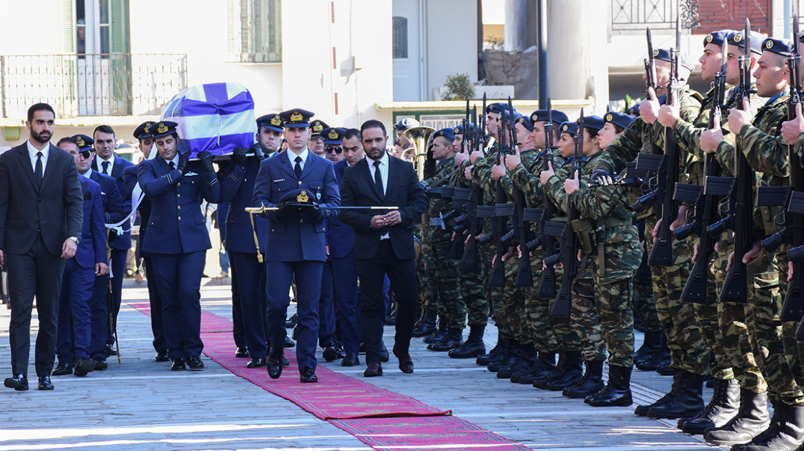 «Μου έλεγε δεν πρόκειται να γίνει κάτι κακό» - Συγκινεί η σύντροφος του υποσμηναγού Τουρούτσικα