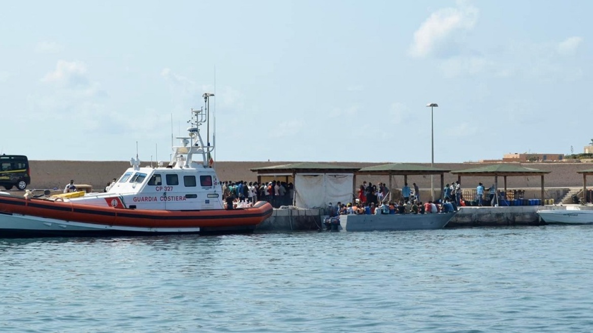 Ιταλία: Από κρύο και ασιτία πέθαναν οι οκτώ μετανάστες στα ανοιχτά της Λαμπεντούζα