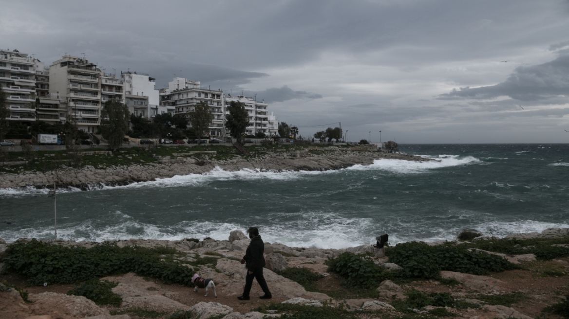 Κακοκαιρία «Μπάρμπαρα» - Δήμος Πειραιά: Λειτουργία θερμαινόμενου χώρου σε 24ωρη βάση για την προστασία των πολιτών