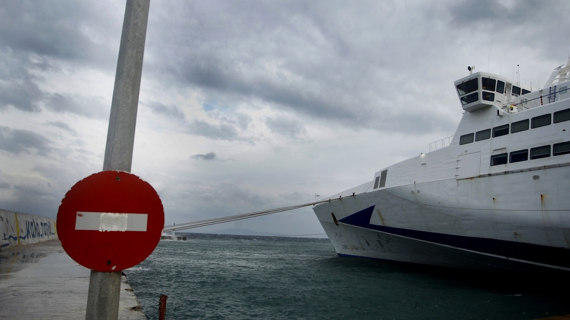 Κακοκαιρία Μπάρμπαρα: Απαγόρευση απόπλου από Πειραιά, Ραφήνα και Λαύριο