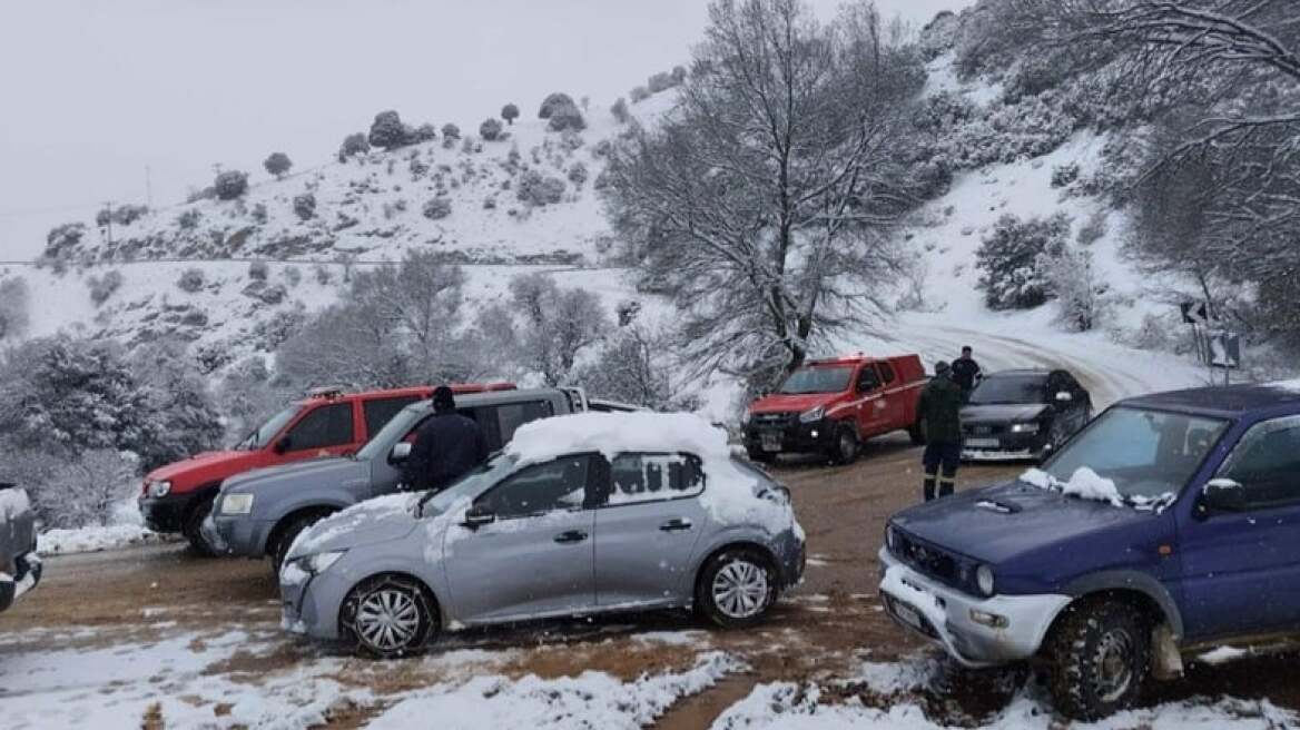 Κακοκαιρία «Μπάρμπαρα»: Επιχείρηση απεγκλωβισμού 30 ατόμων από ξενώνα στην Αιγιάλεια -Στο νοσοκομείο μια 31χρονη