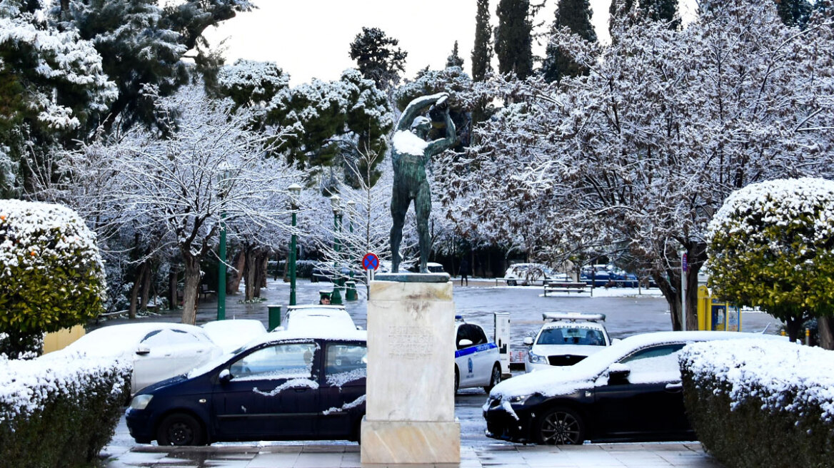 Κακοκαιρία «Μπάρμπαρα»: Μέχρι το μεσημέρι θα κρατήσει η έξαρση στην Αττική, λέει ο Αρτοποιός