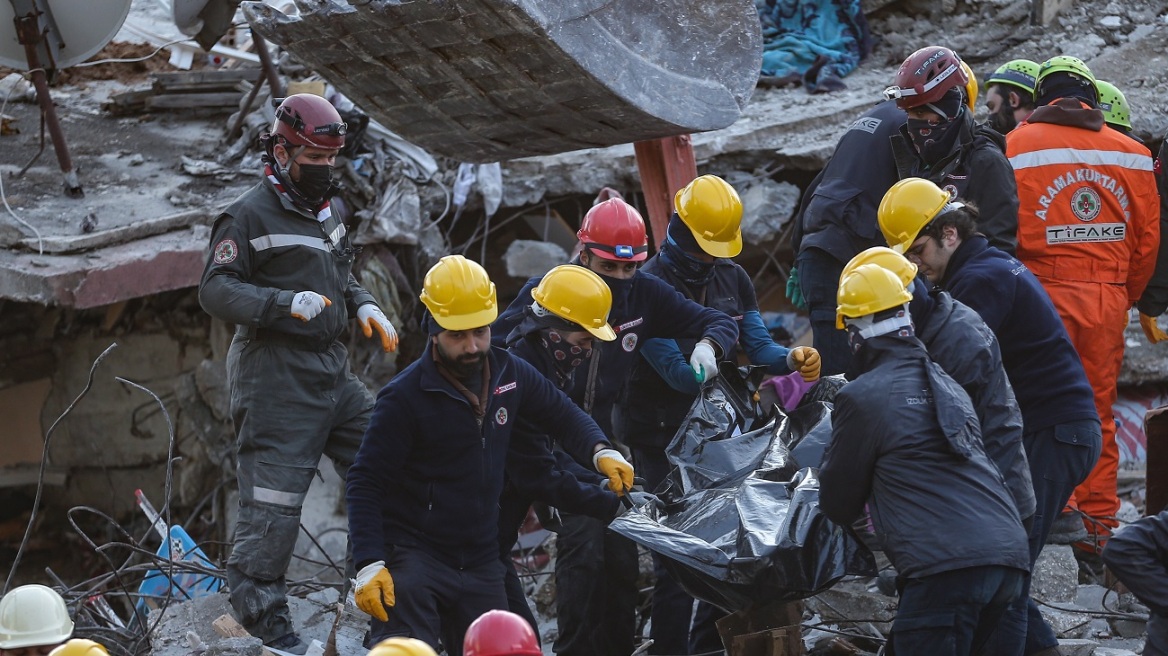 Σεισμός στην Τουρκία: Ξεπερνούν τους 24.200 οι νεκροί