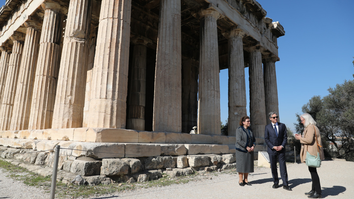 Επίσκεψη Μπλίνκεν στην Ελλάδα: Ξενάγηση από τη Μενδώνη στην Αρχαία Αγορά - Δείτε φωτογραφίες 