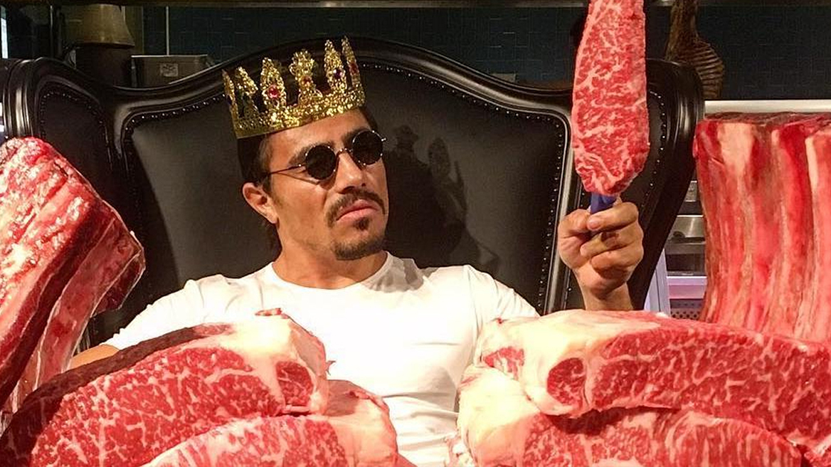 «Salt Bae»: Οι Μυκονιάτες κήρυξαν πόλεμο στον Νουσρέτ