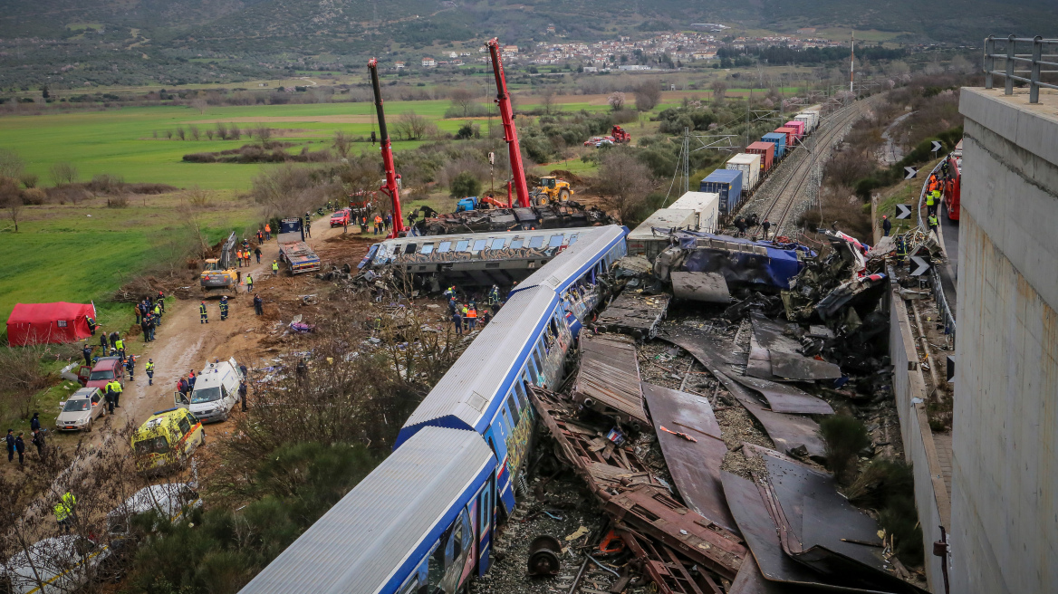 Σύγκρουση τρένων στη Λάρισα: Τριήμερο εθνικό πένθος κήρυξε ο πρωθυπουργός 