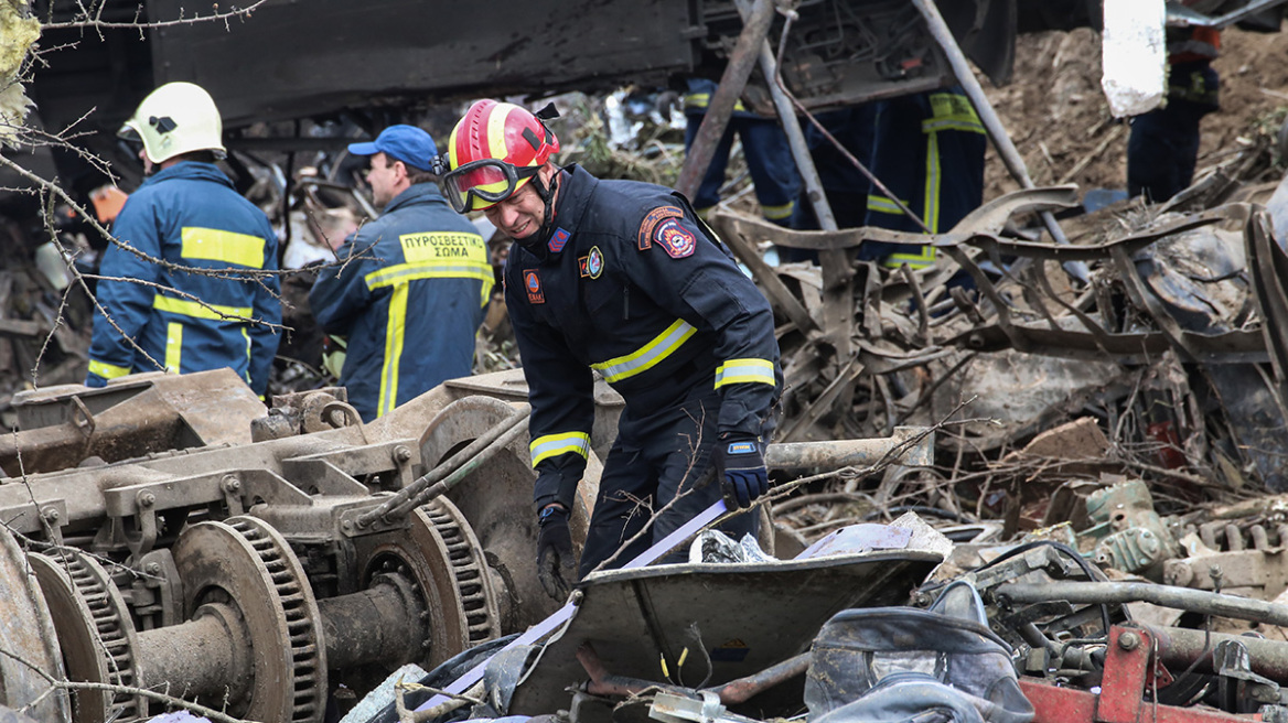 Σύγκρουση τρένων στη Λάρισα - Συνάδελφοι σταθμάρχη: Έπρεπε να είχε δει ότι το σύστημα δεν λειτουργεί