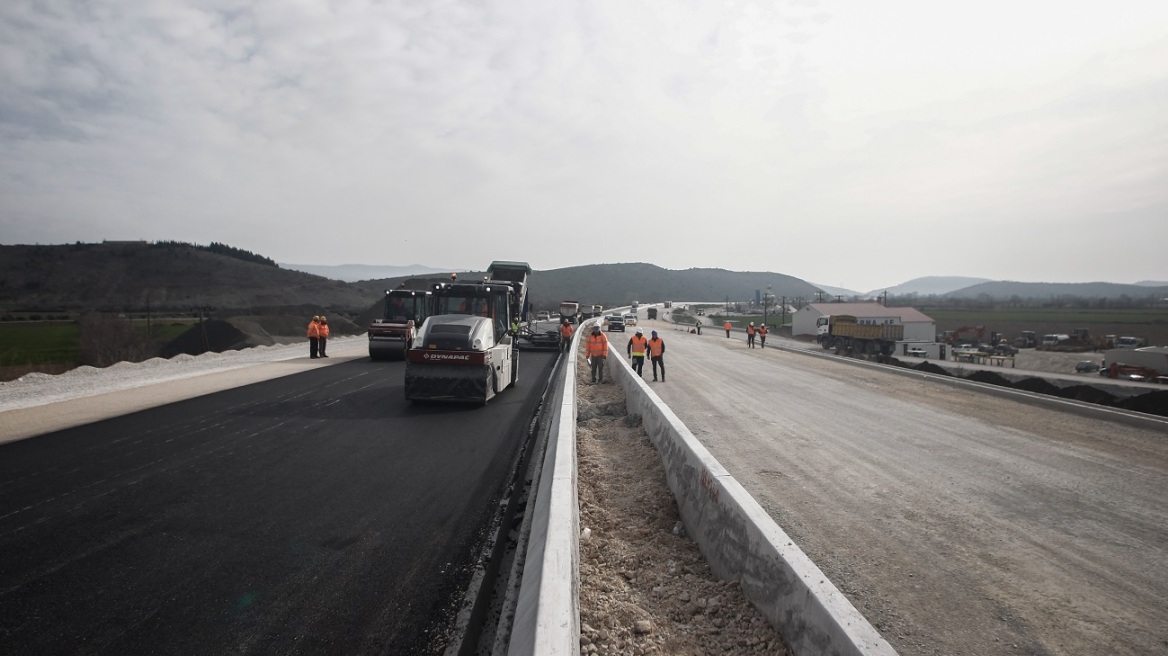 Τεράστιες καθυστερήσεις και παρατάσεις στα δημόσια έργα καταγράφει το Ελεγκτικό Συνέδριο