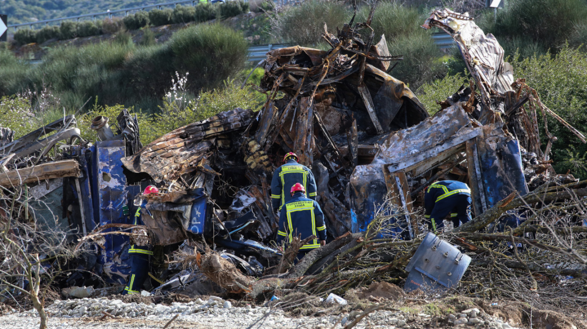 Σύγκρουση τρένων στα Τέμπη: Έρευνα για το πόσους έβαλε σε «υπηρεσία σταθμάρχη» ο επιθεωρητής Λάρισας πριν την τραγωδία