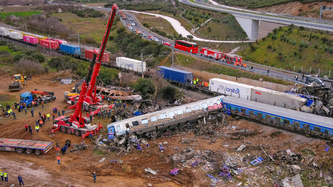 Τραγωδία στα Τέμπη: Δεν κατάφεραν οι Ιταλοί πραγματογνώμονες να διαβάσουν το «μαύρο κουτί» του επιβατικού τρένου 