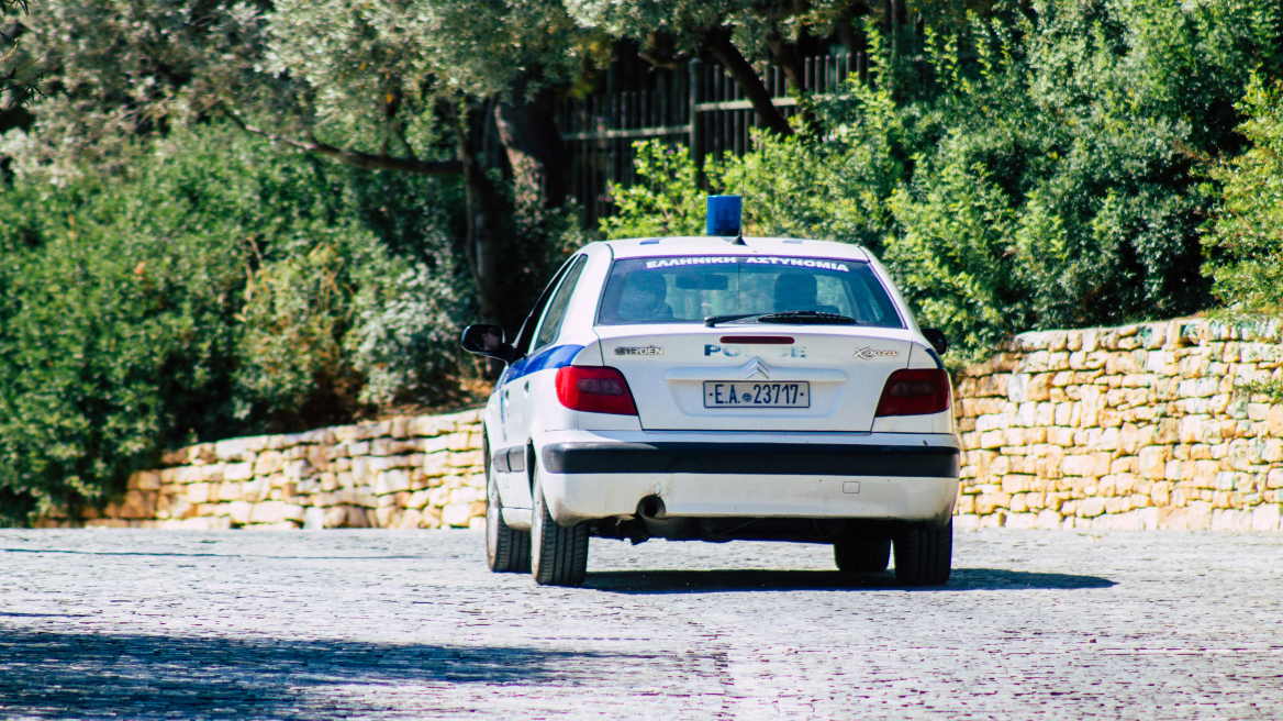 Συνελήφθη φυγόποινος κοντά σε σπίτι υπουργού - Είχε πλαστά 500ευρα πάνω του