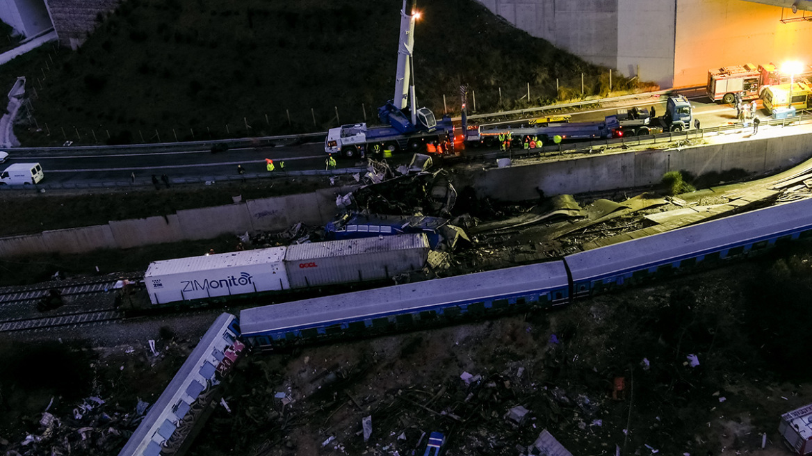 Τραγωδία στα Τέμπη: Νιώθω τύψεις που σώθηκα, λέει επιβάτιδα - «Οι γονείς μου χαίρονται, άλλοι κλαίνε»