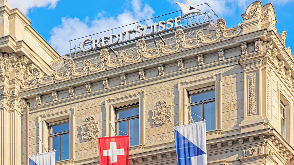 Credit Suisse: Γιατί καταρρέει - Σκάνδαλα και φόβοι για bank run