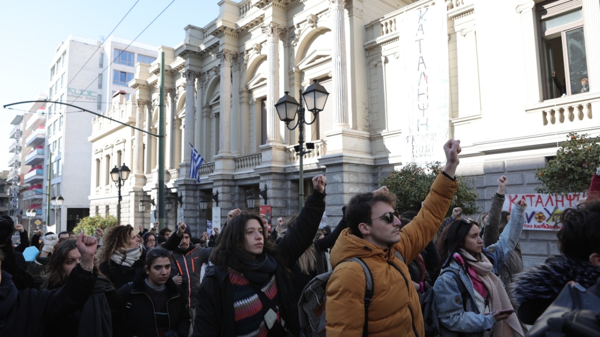 Δραματικές Σχολές: Σταματούν οι καταλήψεις - «Ο αγώνας δεν σταματά, απλά αλλάζει μορφή»