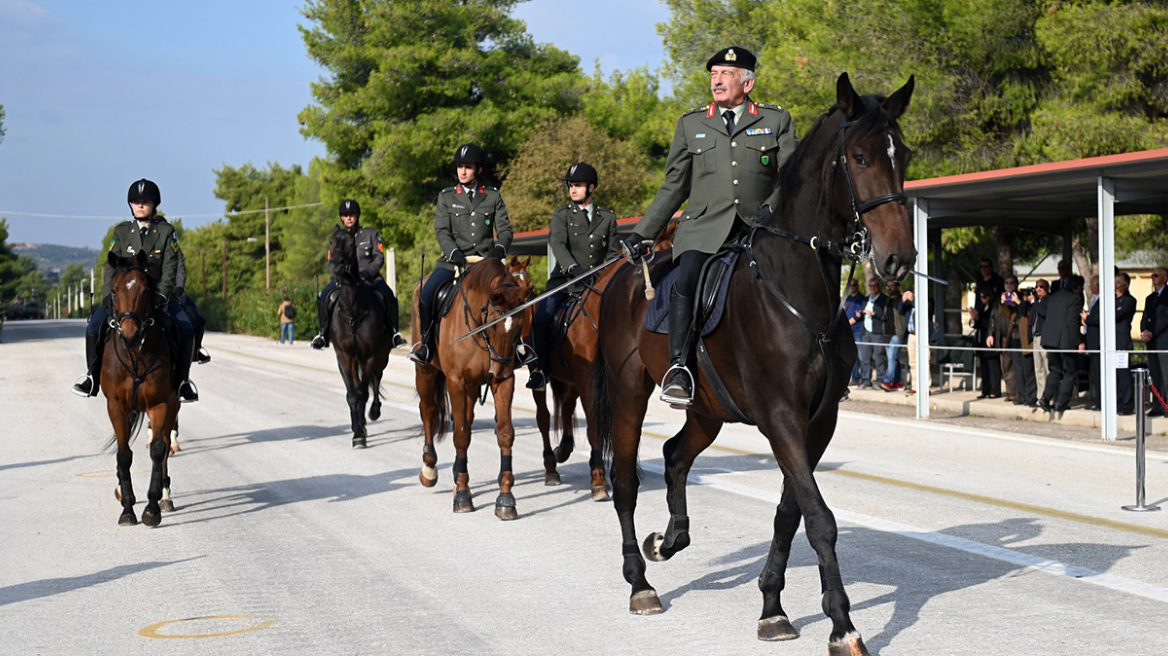 Χωρίς το ιππικό η παρέλαση της 25ης Μαρτίου - Για ποιον λόγο ματαιώθηκε η συμμετοχή του