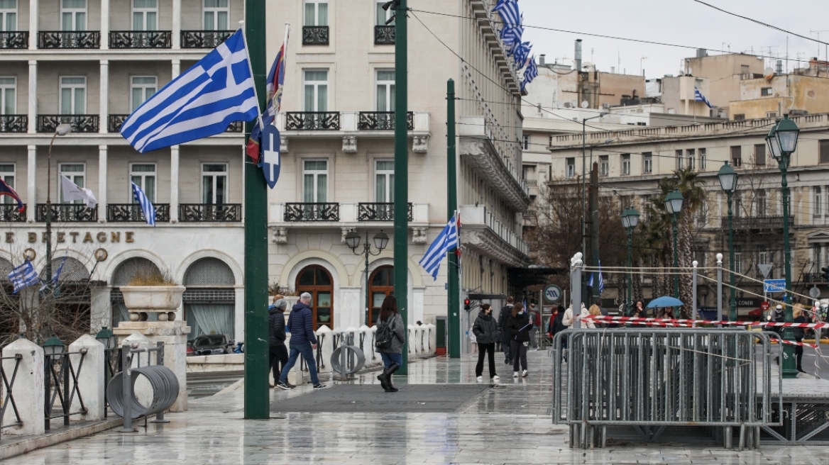 25η Μαρτίου: Αυξημένα τα μέτρα της Τροχαίας - Απαγορεύεται η κυκλοφορία φορτηγών άνω των 3,5 τόνων, οι εξαιρέσεις