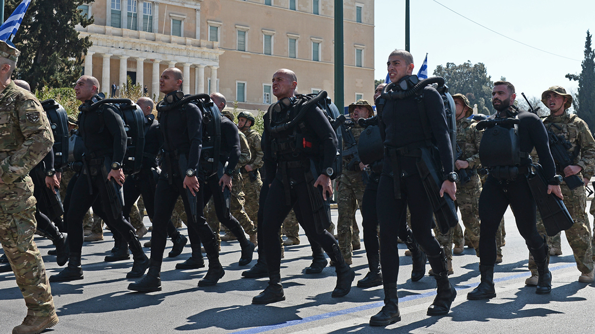 Μεγαλειώδης η στρατιωτική παρέλαση για την 25η Μαρτίου