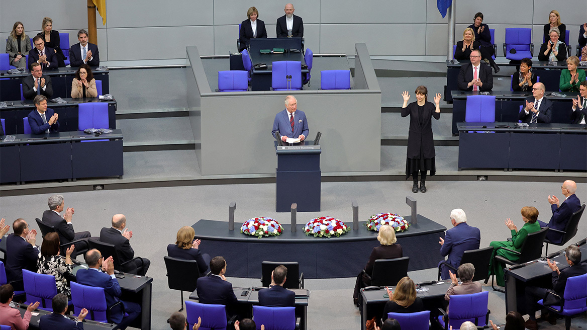 Βασιλιάς Κάρολος: Ιστορική ομιλία στην Bundestag με αναφορές στους Beatles και την Ουκρανία