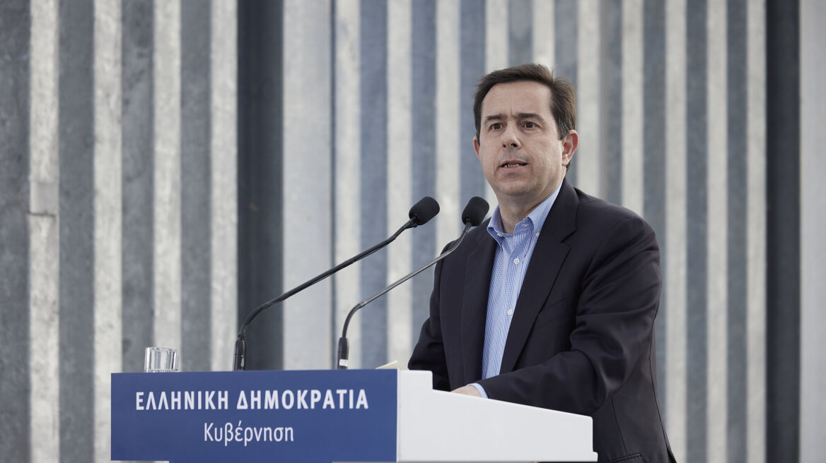 Μηταράκης: Το μοιραίο σκάφος έκανε 18 φορές το δρομολόγιο, οι διακινητές έβγαλαν δεκάδες εκατομμύρια