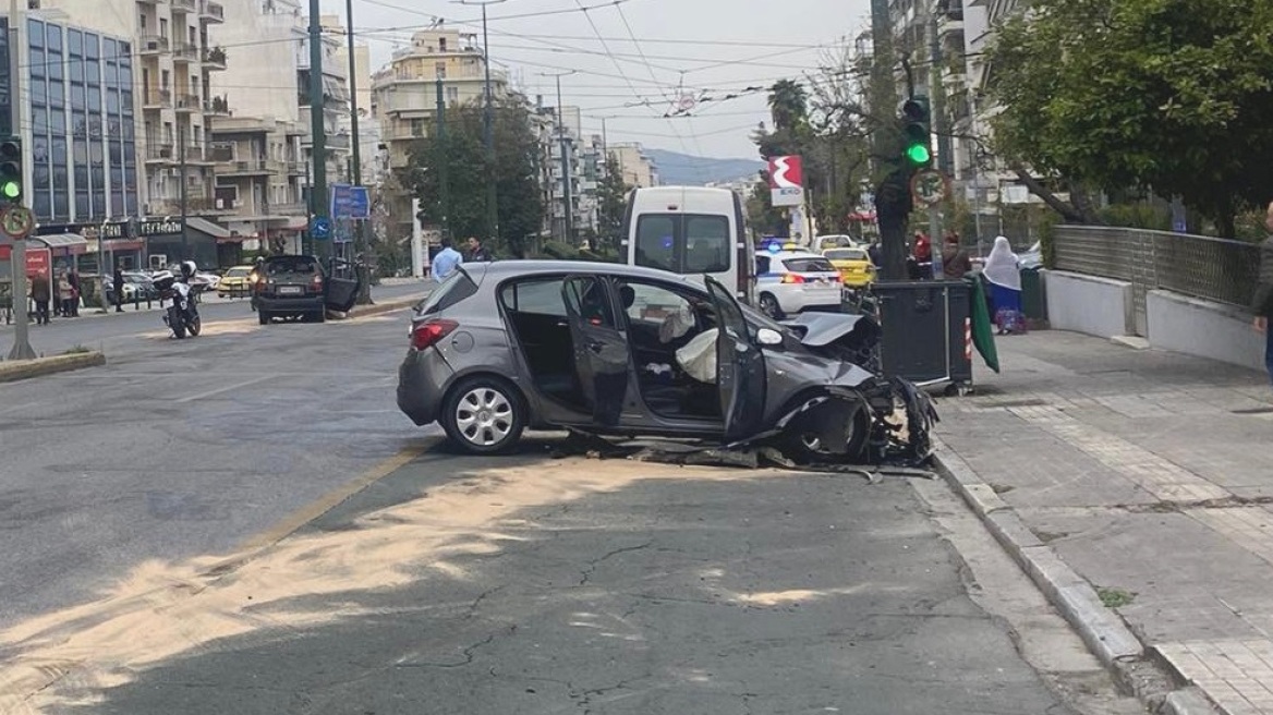 Τροχαίο στη λεωφόρο Αλεξάνδρας - Τρεις οι τραυματίες - Φωτογραφίες