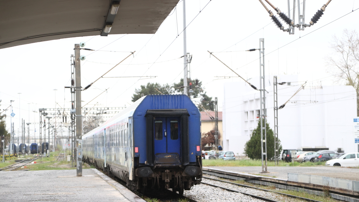 Τρένα: Μεγαλώνει το ταξίδι για Θεσσαλονίκη στις 5,5 ώρες - Πολύμηνη και δύσκολη η ανάταξη του σιδηροδρόμου