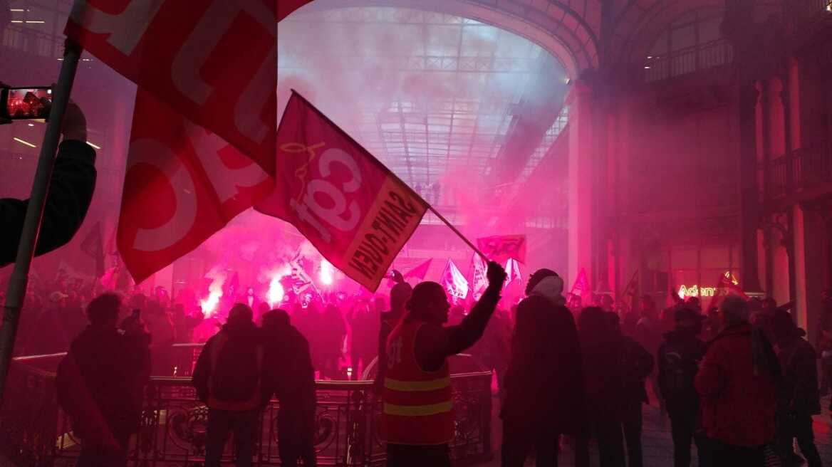 Γαλλία – απεργίες: Επεισόδια στο Παρίσι - Εισβολή στα γραφεία της BlackRock