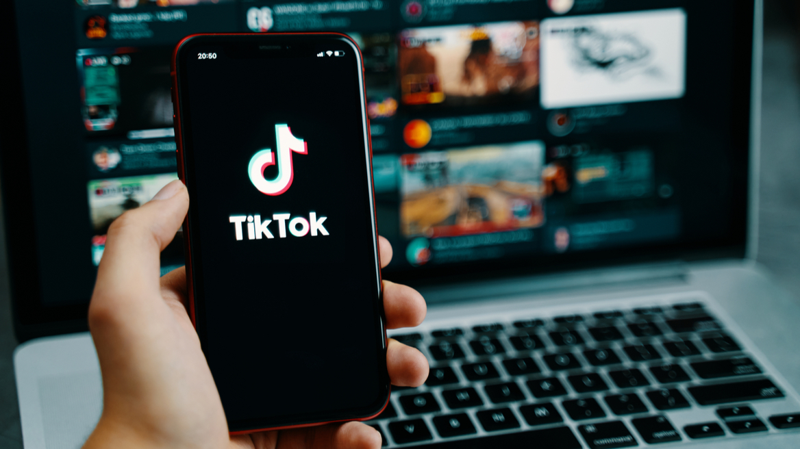 Γιατί το TikTok είναι «απαγορευμένο» στη Δύση για κυβερνήσεις, υπουργούς και αξιωματούχους 