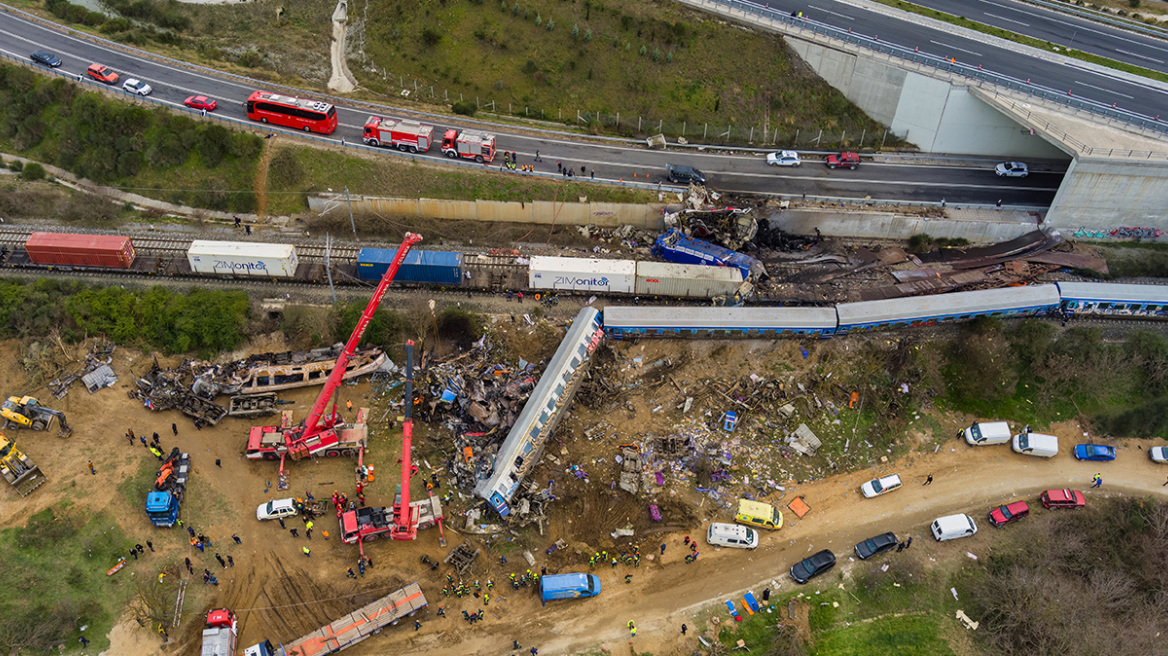 Τραγωδία στα Τέμπη: Η επιβίβαση στο μοιραίο Intercity και οι πρώτες αντιδράσεις μετά τη σύγκρουση - Δείτε βίντεο