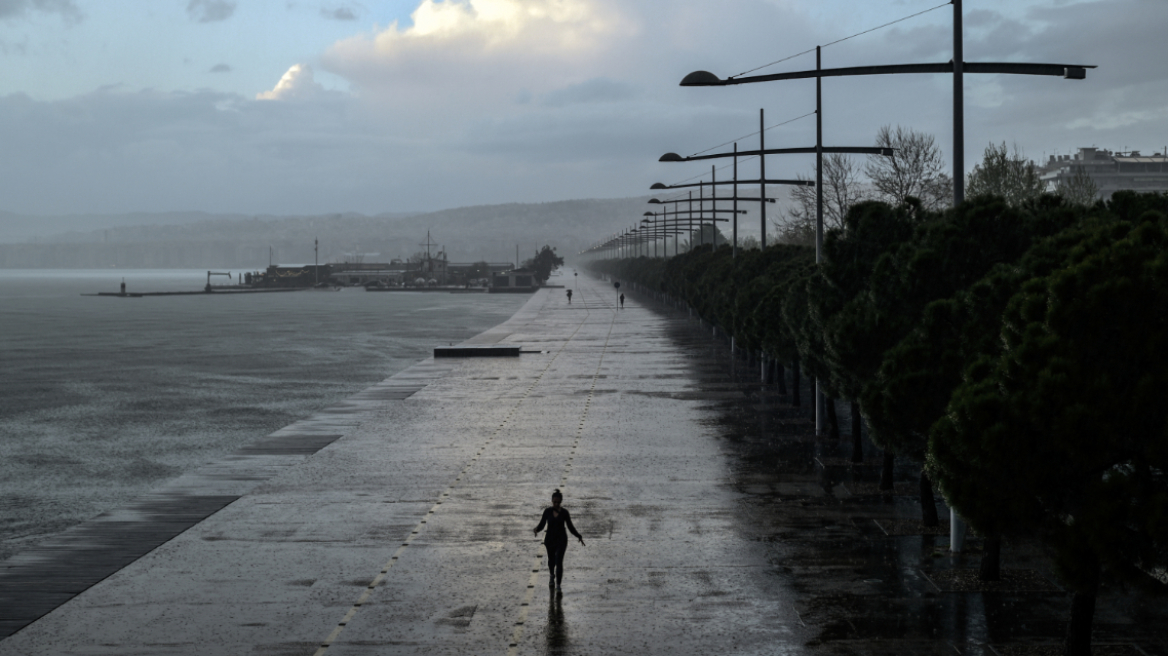 Καιρός: Βροχές σήμερα στα δυτικά και βόρεια