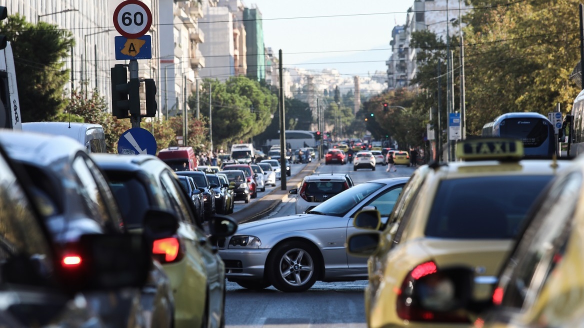 Κίνηση στους δρόμους: Μποτιλιάρισμα στον Κηφισό - Πού καταγράφονται καθυστερήσεις