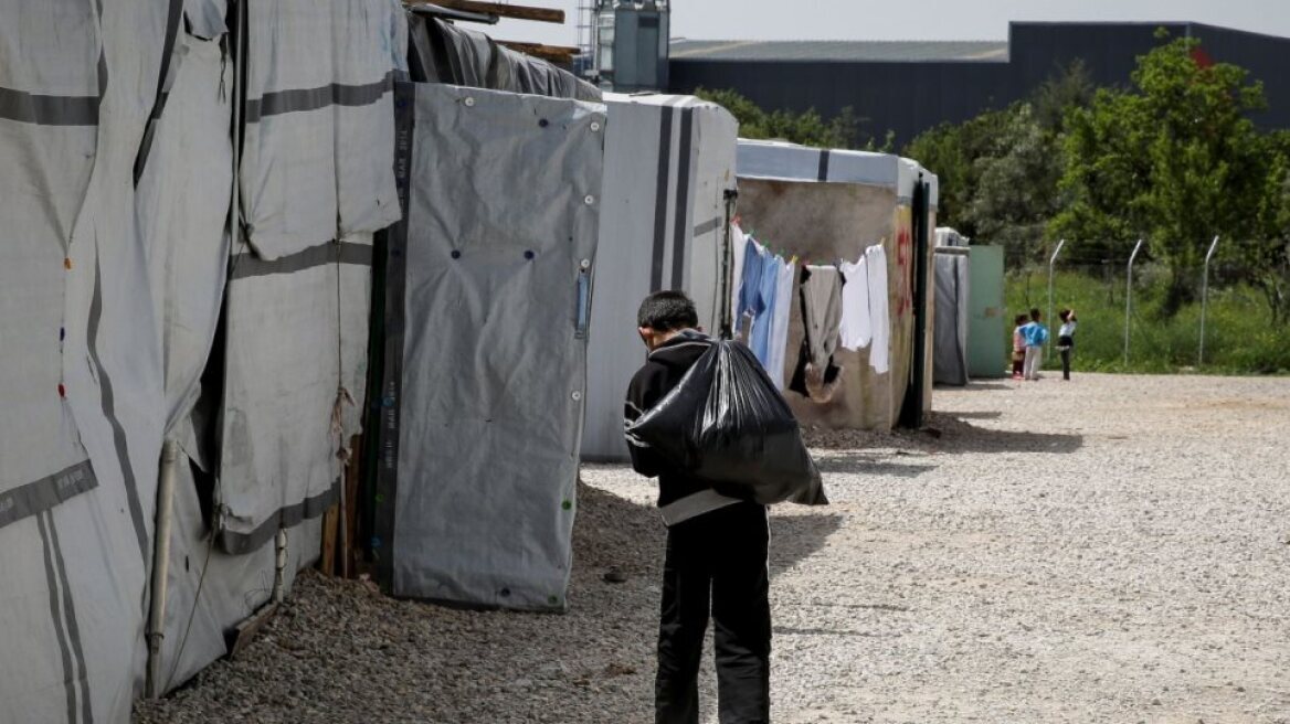 Νέο αιματηρό επεισόδιο στo hot spot στις Θερμοπύλες - Μαχαίρωσαν γυναίκα