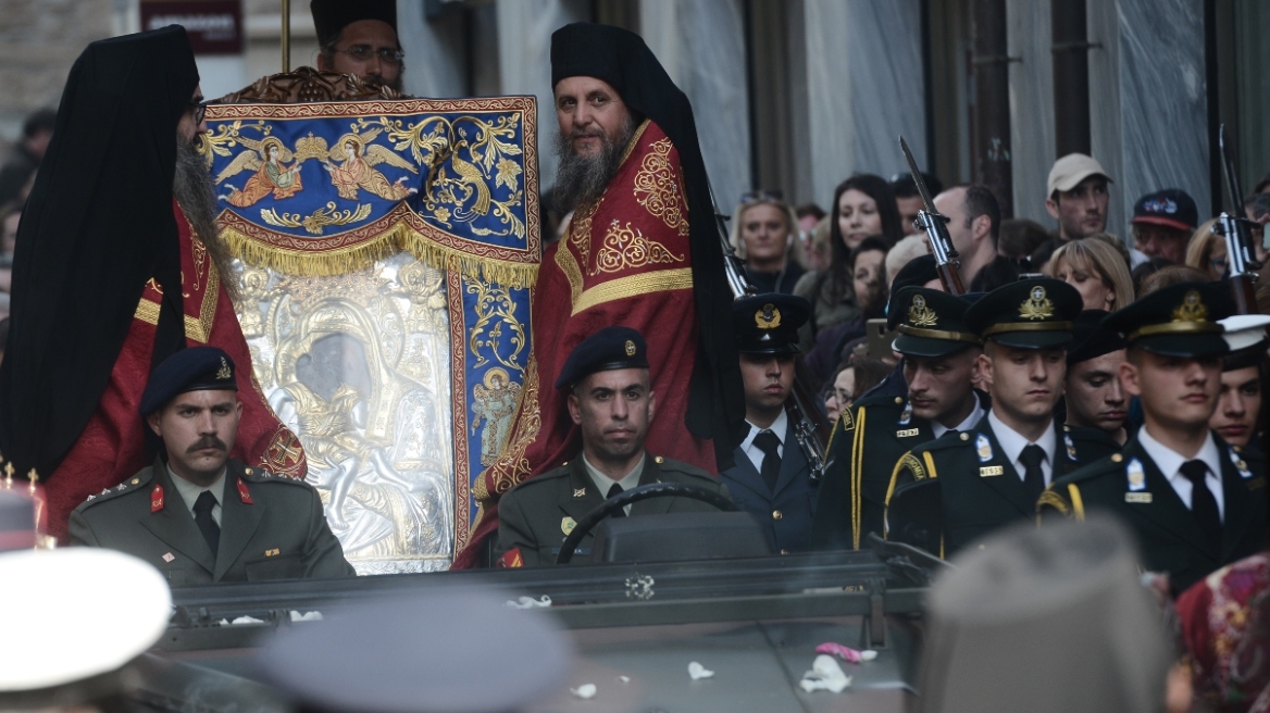 «Άξιον Εστί»: Στην Αθήνα η εικόνα από το Άγιον Όρος - Ουρές για προσκύνημα