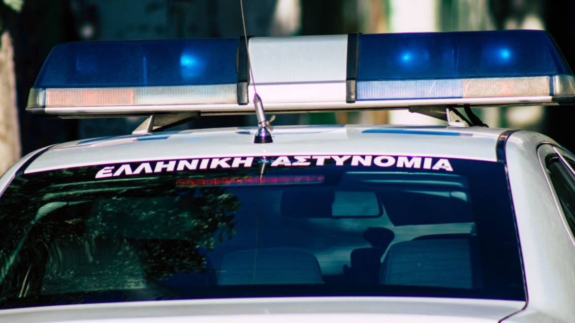 Συνελήφθη ζευγάρι που διέρρηξε 33 οχήματα κολυμβητών – Στη σπείρα μετείχαν και δύο ανήλικα