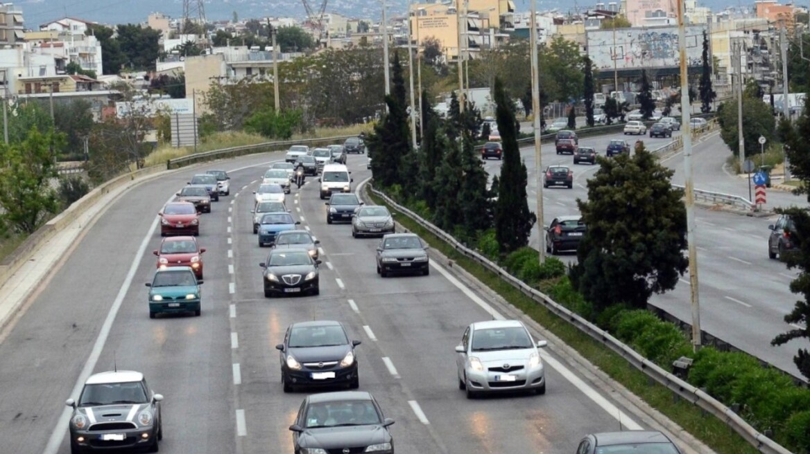 Κίνηση στους δρόμους: Τροχαίο στη λεωφόρο Κηφισίας, στο ύψος Παραδείσου - Σημαντικές καθυστερήσεις