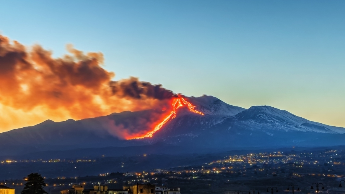 Ιταλία: Επαναλειτουργεί το αεροδρόμιο στην Κατάνια αφού «ηρέμησε» η Αίτνα