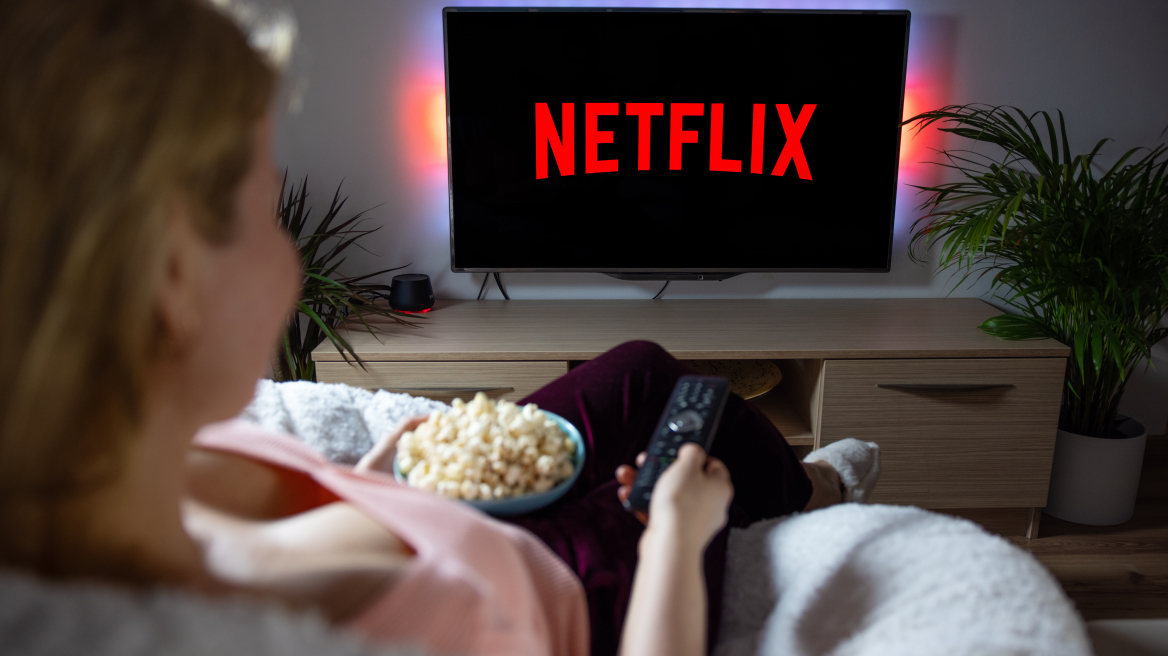 Netflix: Ξεκίνησε να στέλνει τη «λυπητερή» - Αυτή είναι η έξτρα χρέωση αν μοιράζεστε κωδικούς