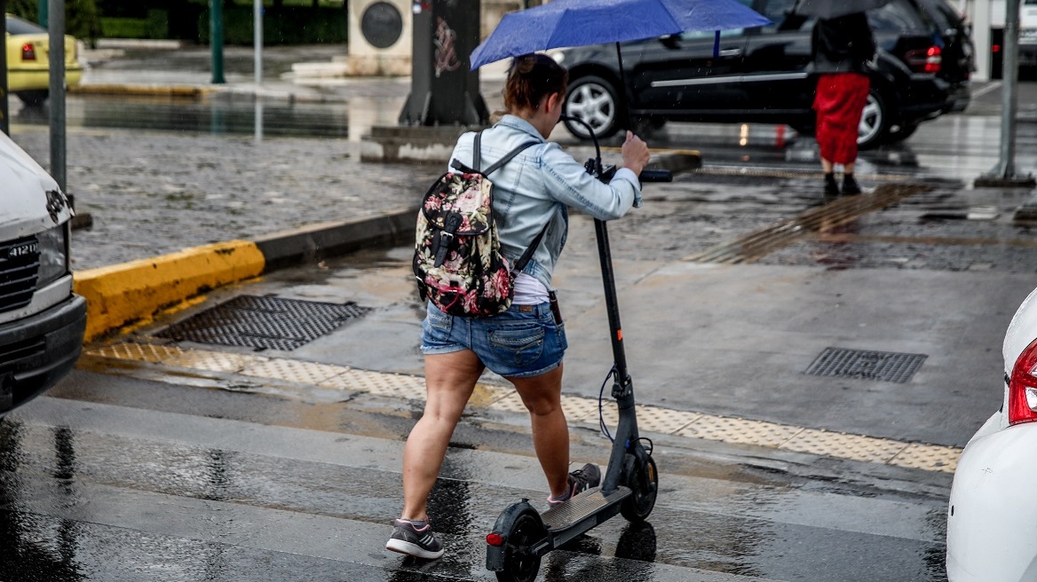 Καιρός - Αρναούτογλου: Χαλάει από την Κυριακή με μπόρες και καταιγίδες