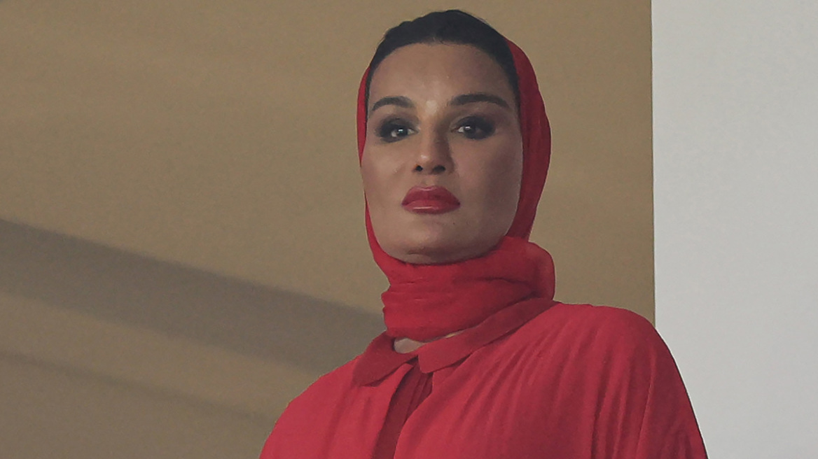 Σεΐχα Μόζα του Κατάρ:Ποια είναι η «Τζάκι Κένεντι» της Μέσης Ανατολής, η πιο κομψή γυναίκα στον κόσμο