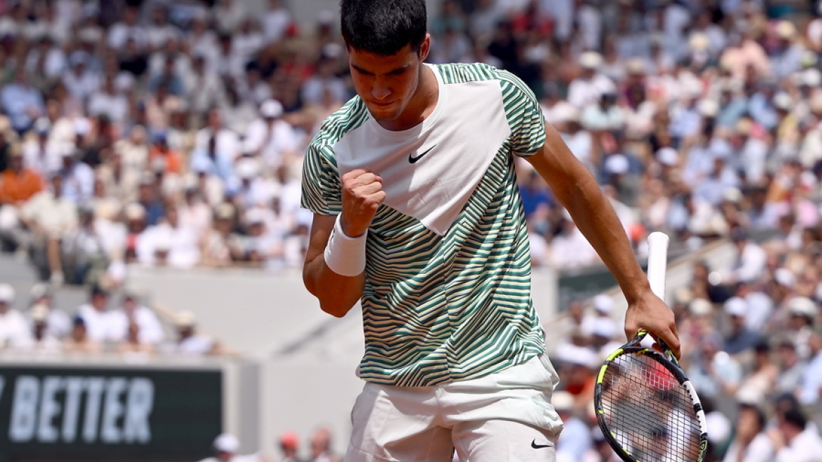 Roland Garros: «Διαστημικός» πόντος από τον Αλκαράθ, τον αποθέωσε ο Τζόκοβιτς 