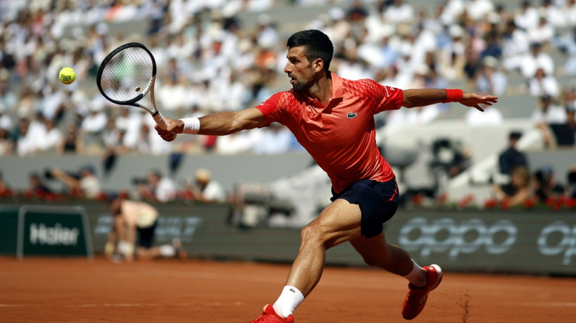 Roland Garros: Ο Τζόκοβιτς εξασφάλισε 1.150.000 ευρώ και διεκδικεί 2,3 εκατ. με νίκη στον τελικό 