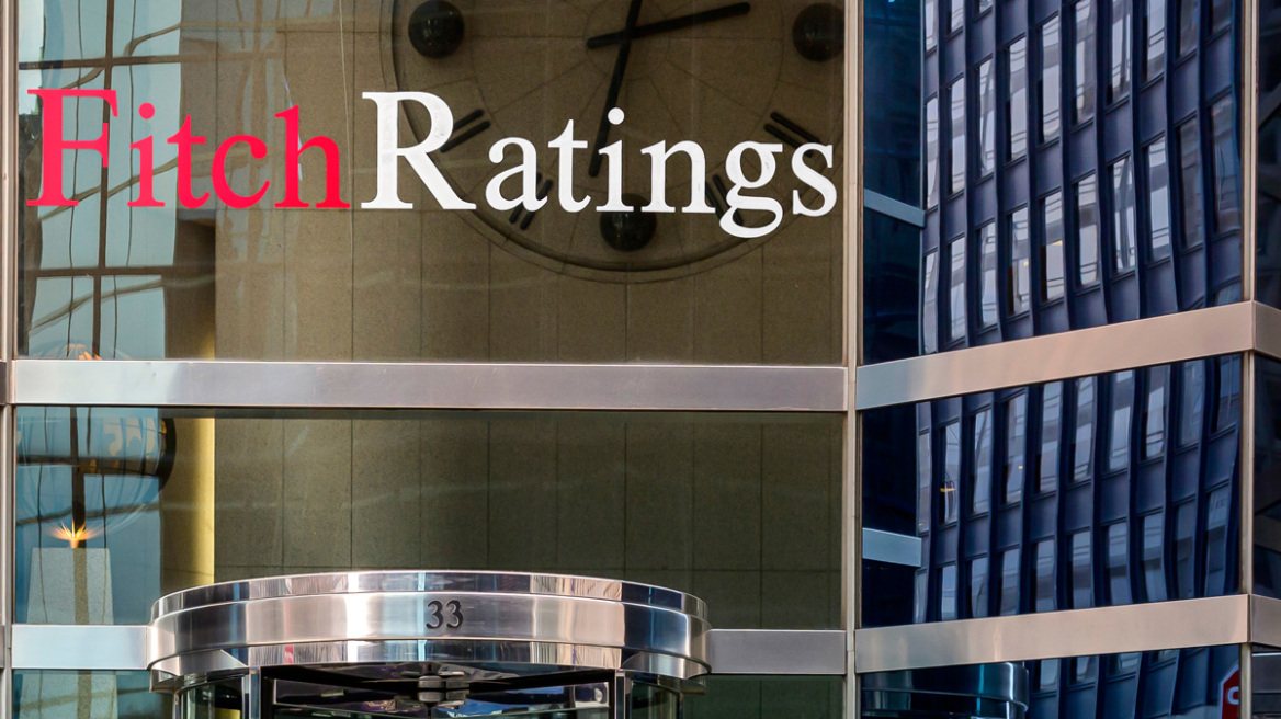 Fitch για Ελλάδα: Επιβεβαίωσε το ΒΒ+, σταθερό outlook