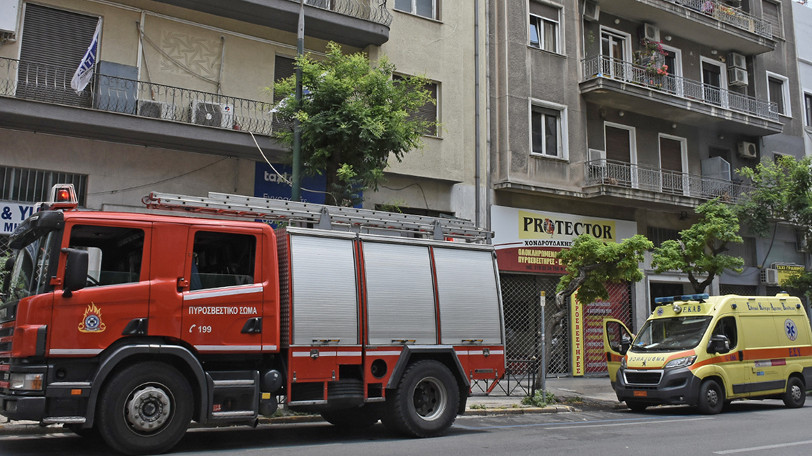 Φωτιά σε διαμέρισμα στη Μάρνη -  Η δραματική διάσωση γυναίκας - Δείτε βίντεο